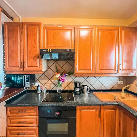 Apartamento With Huge Deck Nestled In Marvelous Gardens - Nidos
