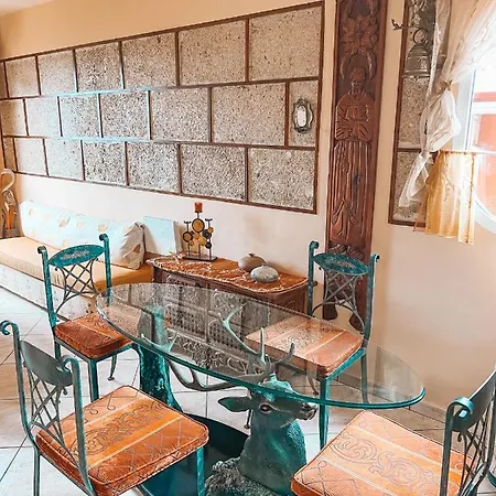 With Huge Deck Nestled In Marvelous Gardens - Nidos Apartamento La Orotava