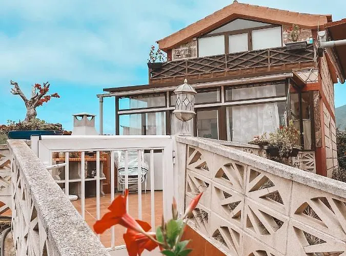 With Huge Deck Nestled In Marvelous Gardens - Nidos * לה אורוטבה