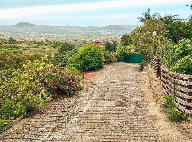 דירה With Huge Deck Nestled In Marvelous Gardens - Nidos *